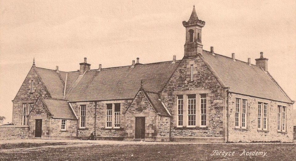 Old photograph of the victorian Fordyce school building